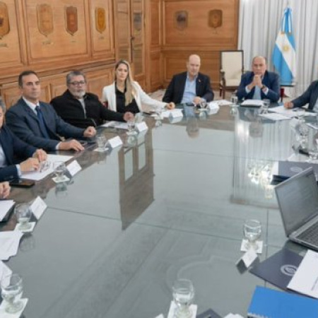 Milei reactivó el Consejo de Mayo con foco en la reforma tributaria