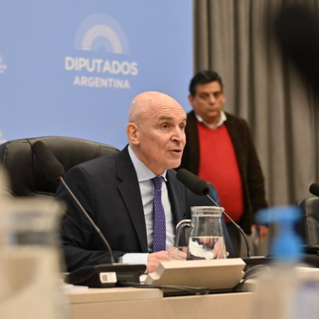 La oposición cercó a Espert, pero el libertario resistió y sigue al frente de Presupuesto