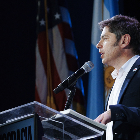 Kicillof, sobre el acto de Milei en el Movistar Arena: "Hay que despertarlo, está fuera de la realidad"