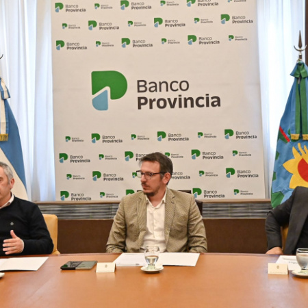 Nueve municipios bonaerenses firmaron convenios para proyectos sociales y productivos