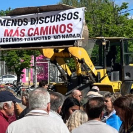 Tractorazo y caravana en Carlos Casares por los caminos rurales