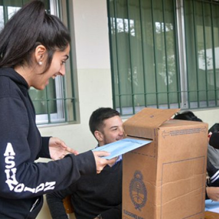El millón de jóvenes que debuta en las urnas