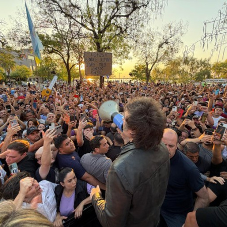Milei recorrió Corrientes junto a Virginia Gallardo y pidió a los argentinos que “no aflojen"