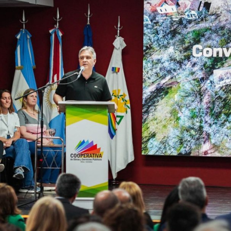 Córdoba: Llaryora firmó el convenio para la construcción del Hospital Polivalente