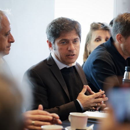 Frente a la difícil situación del turismo, Kicillof planteó a los referentes del sector un cambio de rumbo