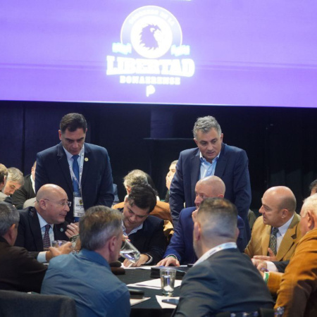Caos libertario en el cierre de campaña: faltazo de fiscales, fondos retenidos y una interna que crece