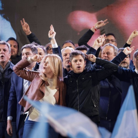Sin cierre unificado, pero con una sola base: Fuerza Patria esperará los resultados en La Plata