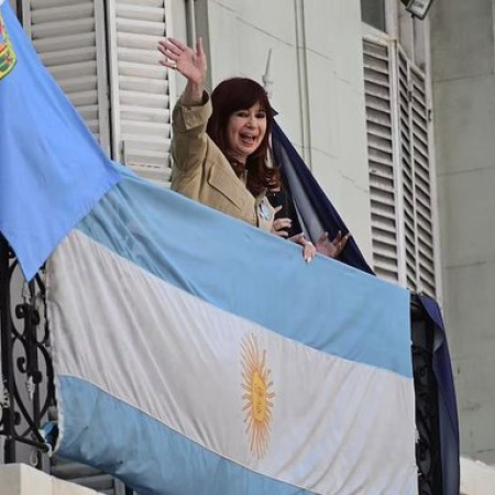 Cristina llamó a frenar a Milei en las urnas: “El experimento libertario fracasó y todos lo saben”