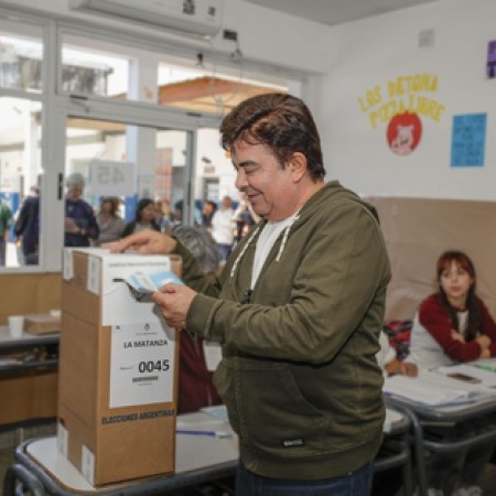 Espinoza: “En cada boleta que introducimos en las urnas van los sueños de nuestras familias”