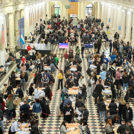 El escrutinio definitivo mantiene en vilo la definición en PBA: el peronismo dio vuelta dos distritos 