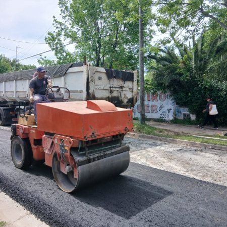Presidente Perón avanza con obras de repavimentación y renovación de luminarias LED