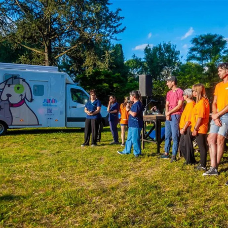 Junín: Petrecca presentó un nuevo quirófano móvil para fortalecer la sanidad animal