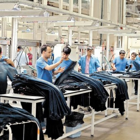 La industria cayó 3,6% en cuatro meses y la textil encabeza las pérdidas