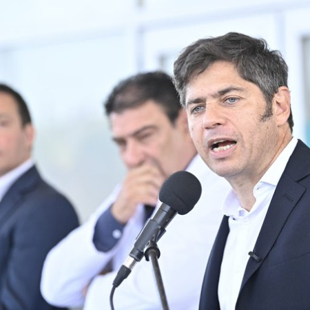 “No fui invitado porque no negocio derechos del pueblo”: Kicillof redobló críticas a Milei