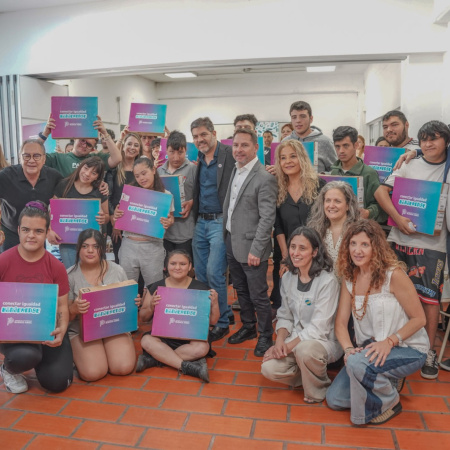 “Igualdad y más oportunidades”: Descalzo inauguró un espacio deportivo y recreativo junto a Bianco