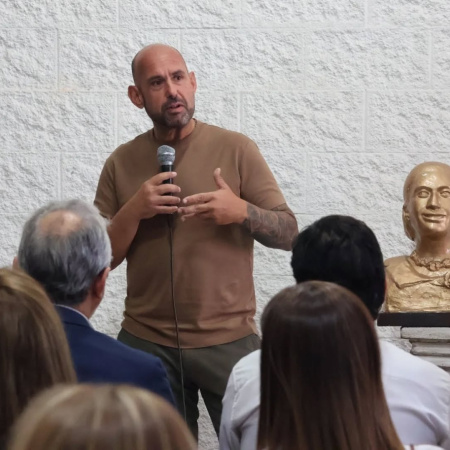 Sanzio: “Trabajamos para que cada institución educativa tenga mejores condiciones para enseñar”