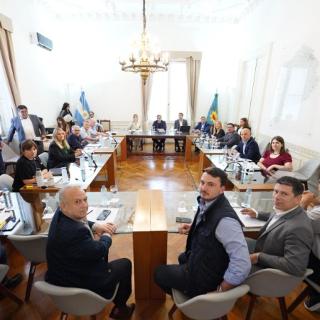 El oficialismo avanza con el dictamen del Presupuesto 2026, pero sigue trabado el Endeudamiento