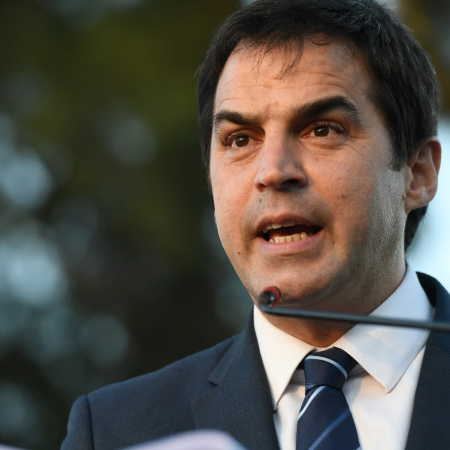 Lanús cuestionó el uso de celulares en cárceles: “Es ridículo que sigan comandando robos”