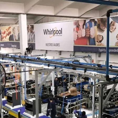 Golpe a la industria en Pilar: Whirlpool cierra su fábrica y despide a 300 trabajadores