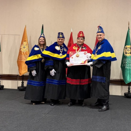 Ishii fue incorporado al Colegio Internacional de Doctores por su trayectoria educativa