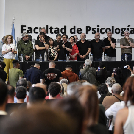 Kicillof llamó a la resistencia en Ensenada: "Dignidad ante el ajuste"