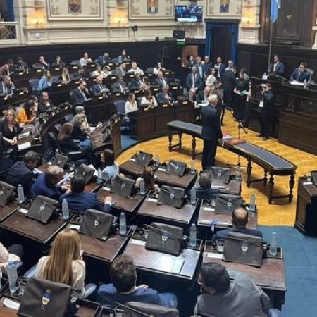 Sesión caliente y final abierto por la deuda bonaerense
