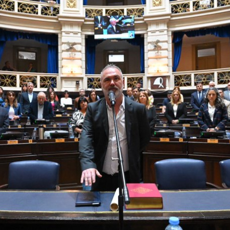 La Libertad Avanza bloquea el pedido de deuda y apunta al tamaño del Estado bonaerense