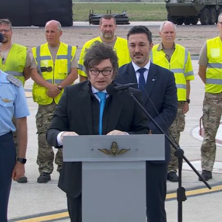 Argentina presentó los primeros F-16 adquiridos a Dinamarca