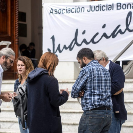 Trabajadores judiciales marchan en La Plata contra la "creciente desigualdad salarial"