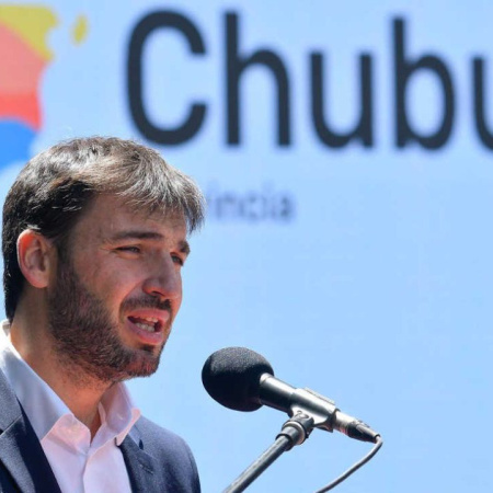 Inversión récord en Chubut: Torres avanza con la renovación del mobiliario escolar