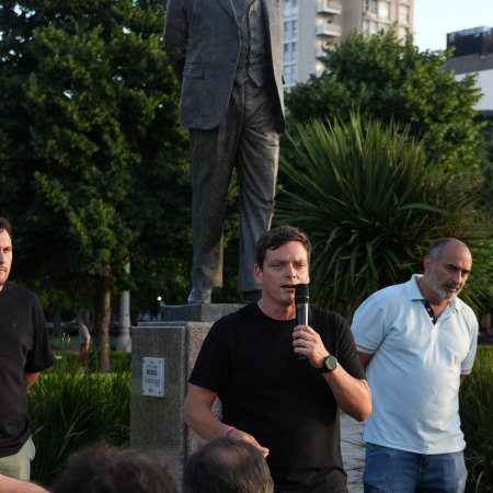 La UCR La Plata festejó 42 años de democracia en Plaza Moreno