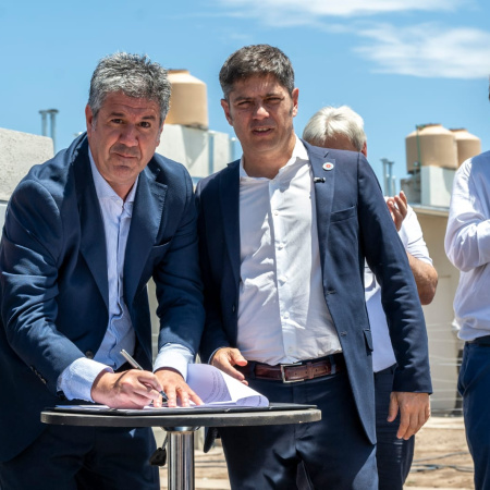 Bahía Blanca: Kicillof supervisó obras clave y entregó viviendas