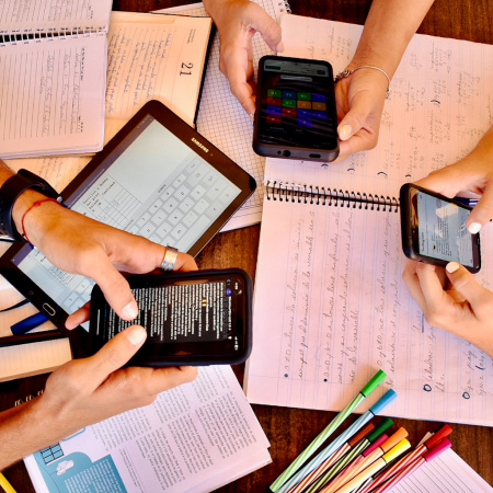 Celulares en la escuela: Diputados aprobó un proyecto para limitar su uso en el secundario