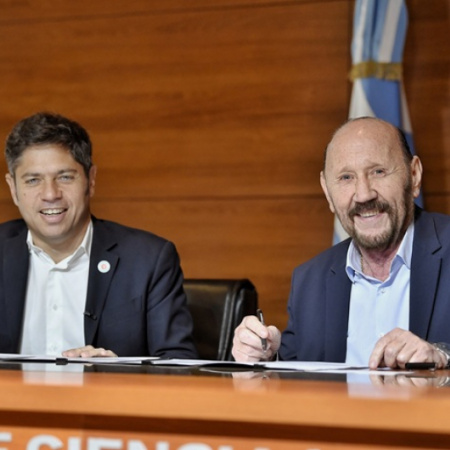 Kicillof e Insfrán firmaron un acuerdo de colaboración entre ambas provincias