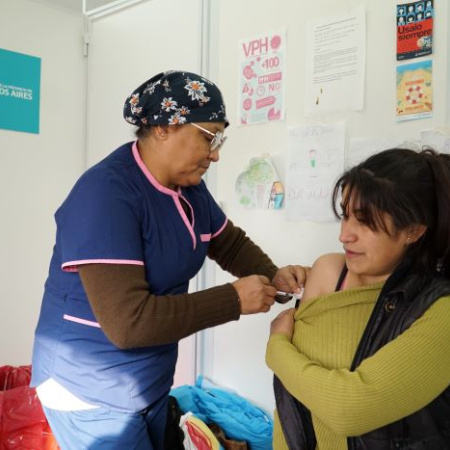 Kreplak instó a vacunarse contra la gripe ante el brote registrado en Europa