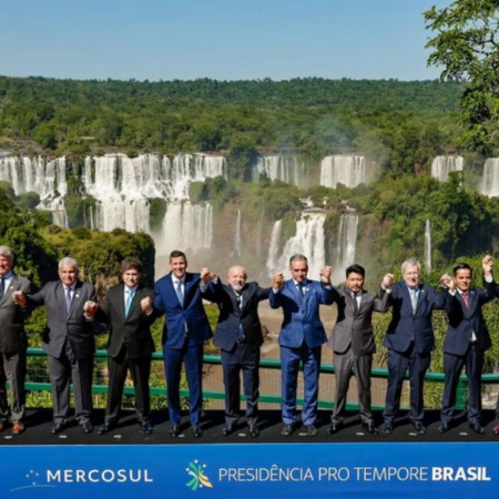 Milei critica al Mercosur y propone una "nueva Sudamérica"