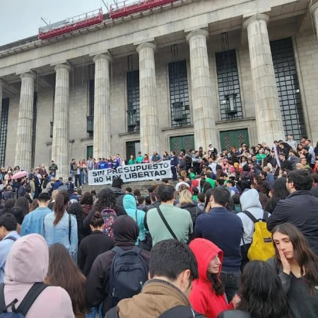 Universidades bajo presión: clases en suspenso por falta de financiamiento