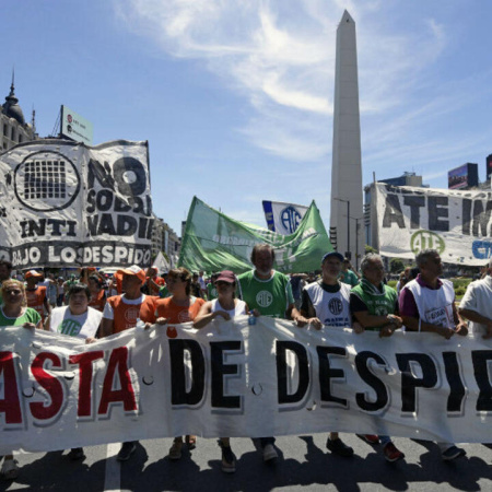 La motosierra sobre el Estado: ya se eliminaron más de 61 mil empleos públicos