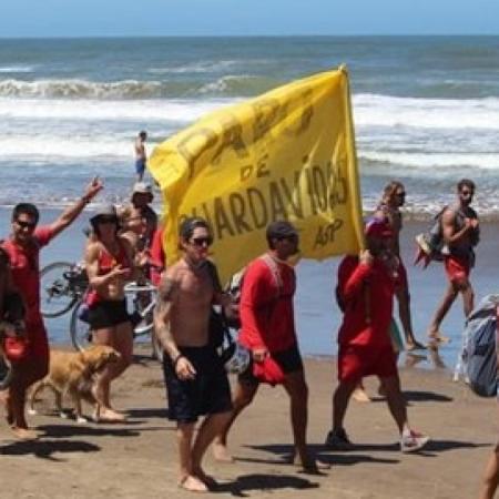 Conflicto salarial: los guardavidas de Pinamar van al paro y notifican a Trabajo