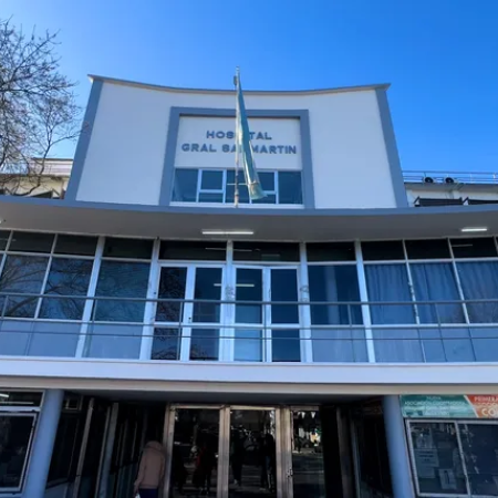 Kreplak repudió mensajes de odio y confirmó la suspensión de un médico residente en La Plata