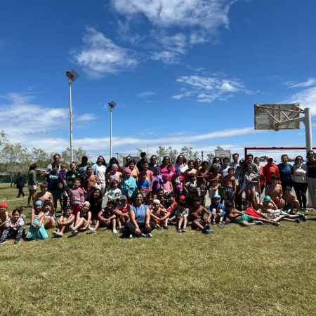 Gonzales Chaves puso en marcha una nueva temporada de la Escuela Abierta de Verano