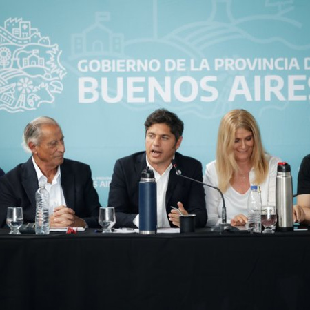 Kicillof reunió a sectores productivos y advirtió por el impacto del modelo económico nacional