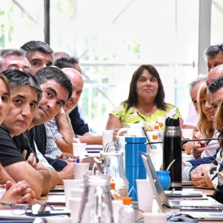 Con nueva oferta salarial, Kicillof destrabó las paritarias y obtuvo acuerdos mayoritarios