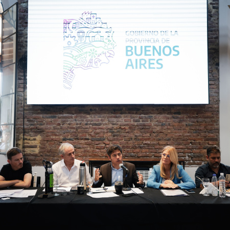 Kicillof se reunió con empresarios y comerciantes: "No les vamos a soltar la mano"