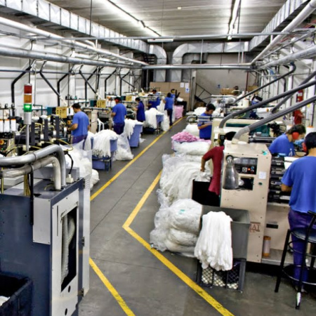 Crisis en Cocot y Dufour: denuncian 140 despidos y pago de sueldos en cuotas