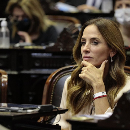 “Traición” y quiebre político: Tolosa Paz le exigió a Scioli que pida perdón al peronismo por su alianza con Milei