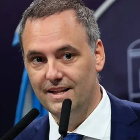 YPF: el Gobierno coloca a Adorni en la silla más sensible del Directorio