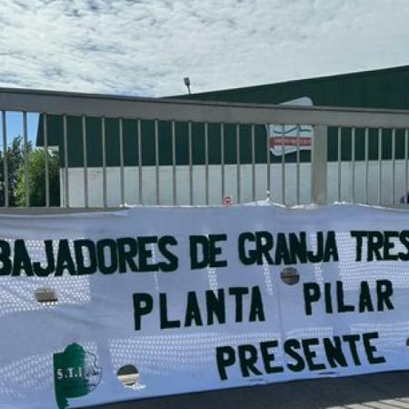 Paro total en una planta de Pilar: más de 300 operarios de Granja Tres Arroyos reclaman salarios adeudados