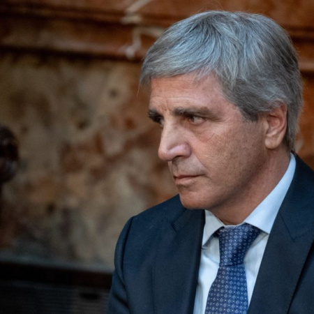 Caputo en la mira: textiles lo acusan de "demonizar" la industria