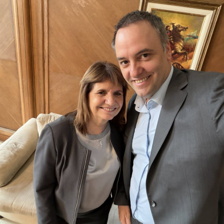 Adorni critica a la CGT: "Defienden intereses propios con 43% de informalidad"